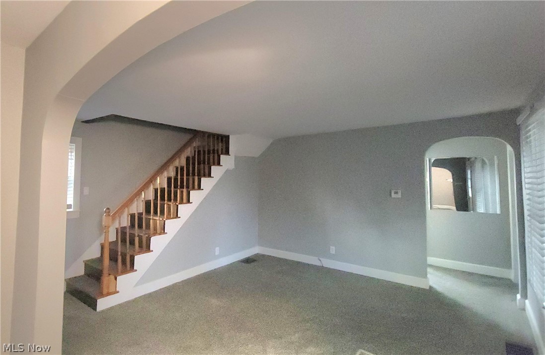 937 Main Street Huron, OH 44839 - Photo 5 of 34 Living room