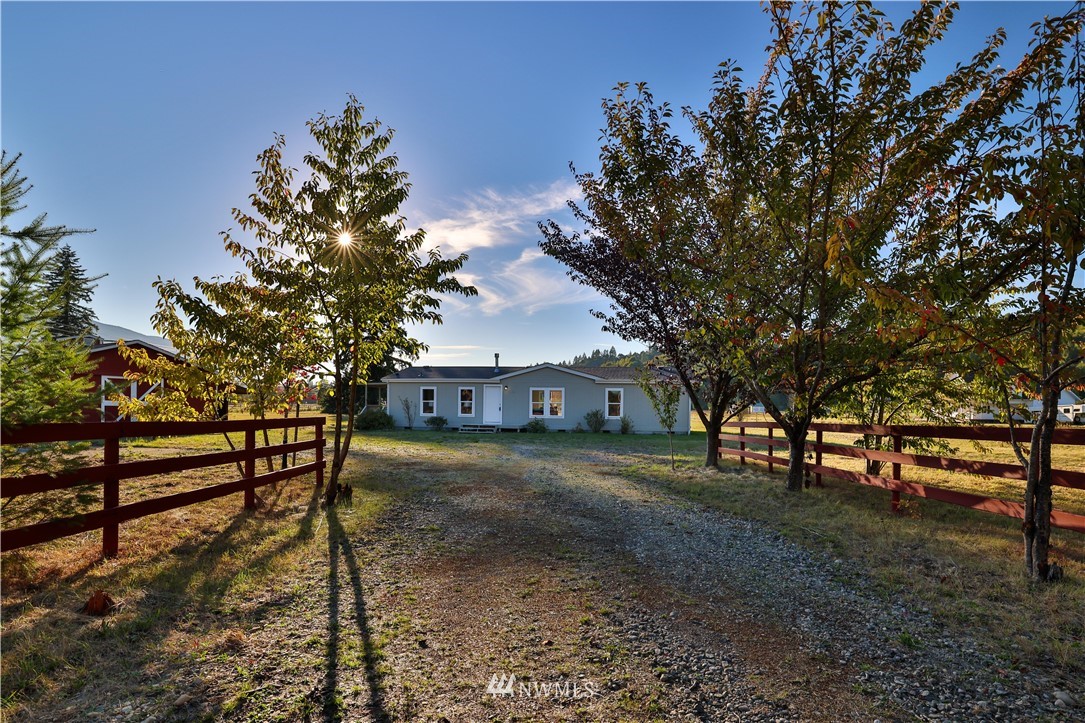 7136 Wilde Road Concrete, WA 98237 - Photo 1 of 25 Gallery Image 1