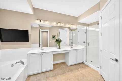 $999,900 | 1855 Les Chateaux Boulevard, Unit 5201, Naples, FL 34109