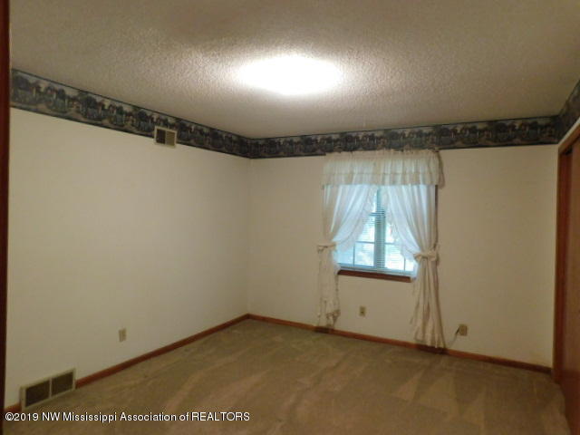 4820 Fogg Road North Nesbit, MS 38651 - Photo 12 of 17 48201stbedroom