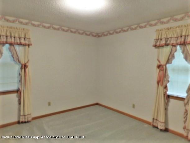 4820 Fogg Road North Nesbit, MS 38651 - Photo 13 of 17 4820Guestbedroom
