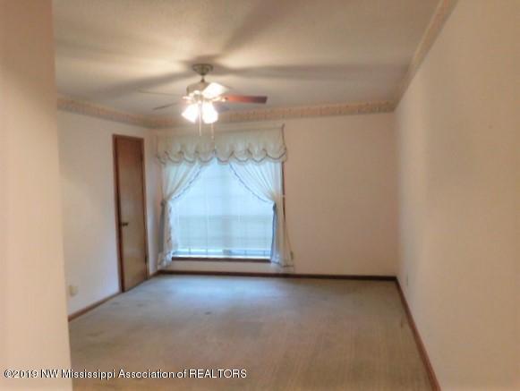 4820 Fogg Road North Nesbit, MS 38651 - Photo 9 of 17 4820MasterBedroom