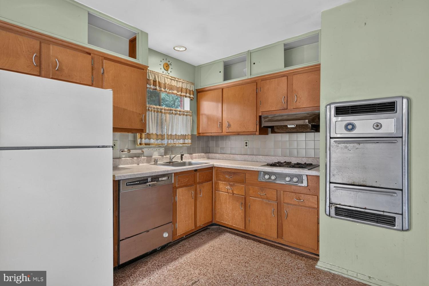 7532 Murillo Street Springfield, VA 22151 - Photo 5 of 15