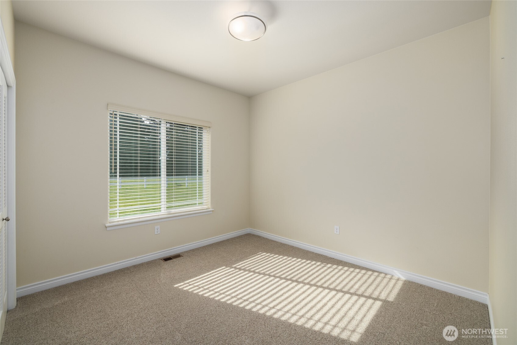13837 Bayview Road Mount Vernon, WA 98273 - Photo 23 of 37