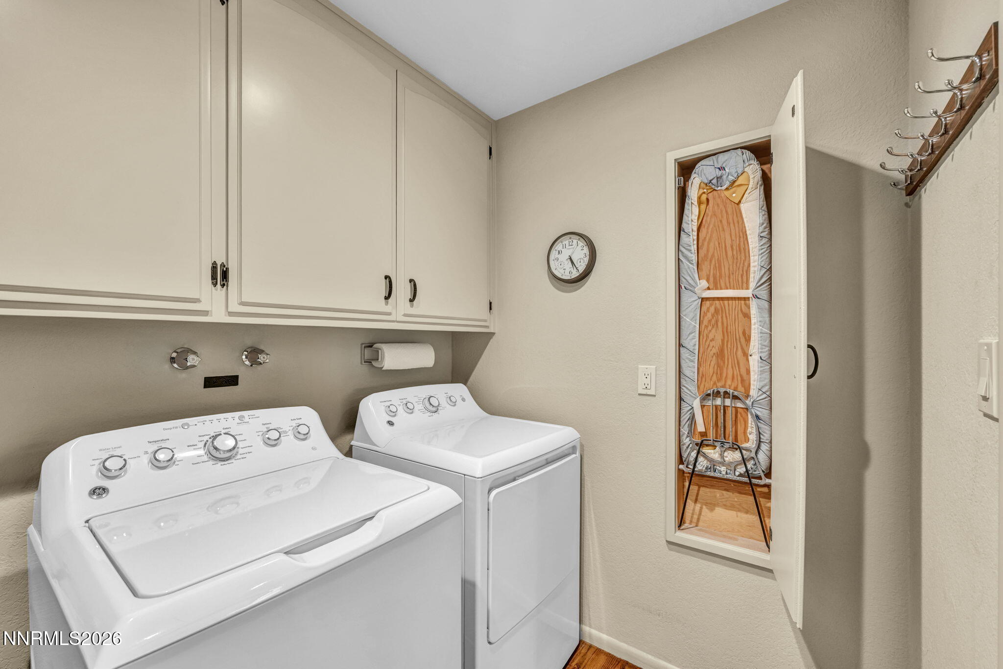 3464 Alpine View Court Carson City, NV 89705 - Photo 48 of 97 a utility room with dryer and washer