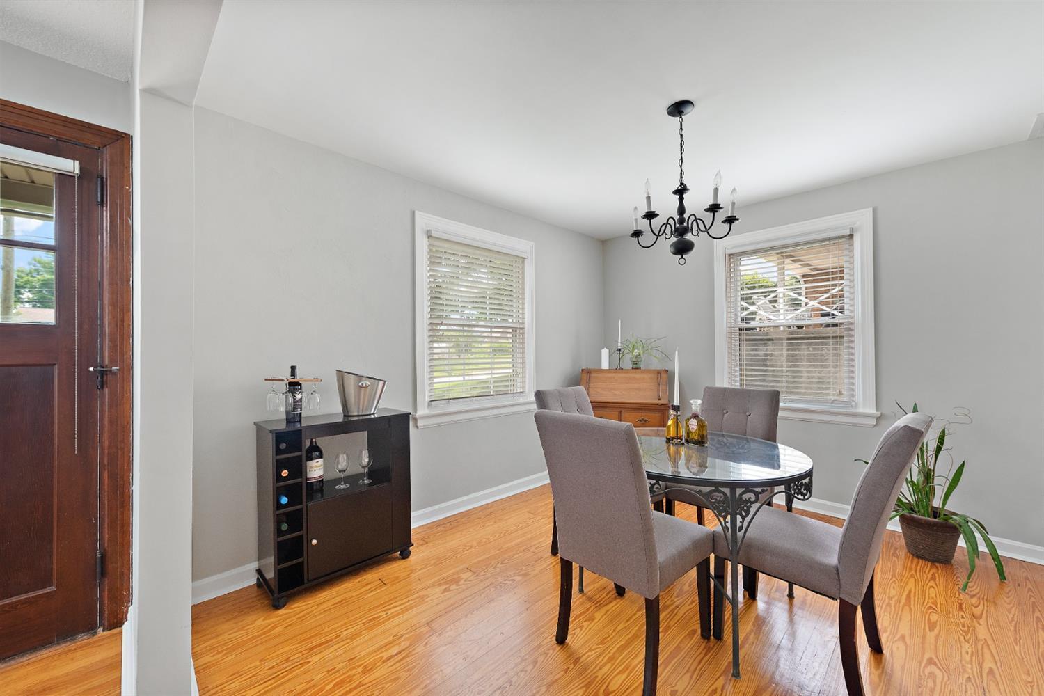 3830 Hanley Road Cincinnati, OH 45247 - Photo 2 of 24