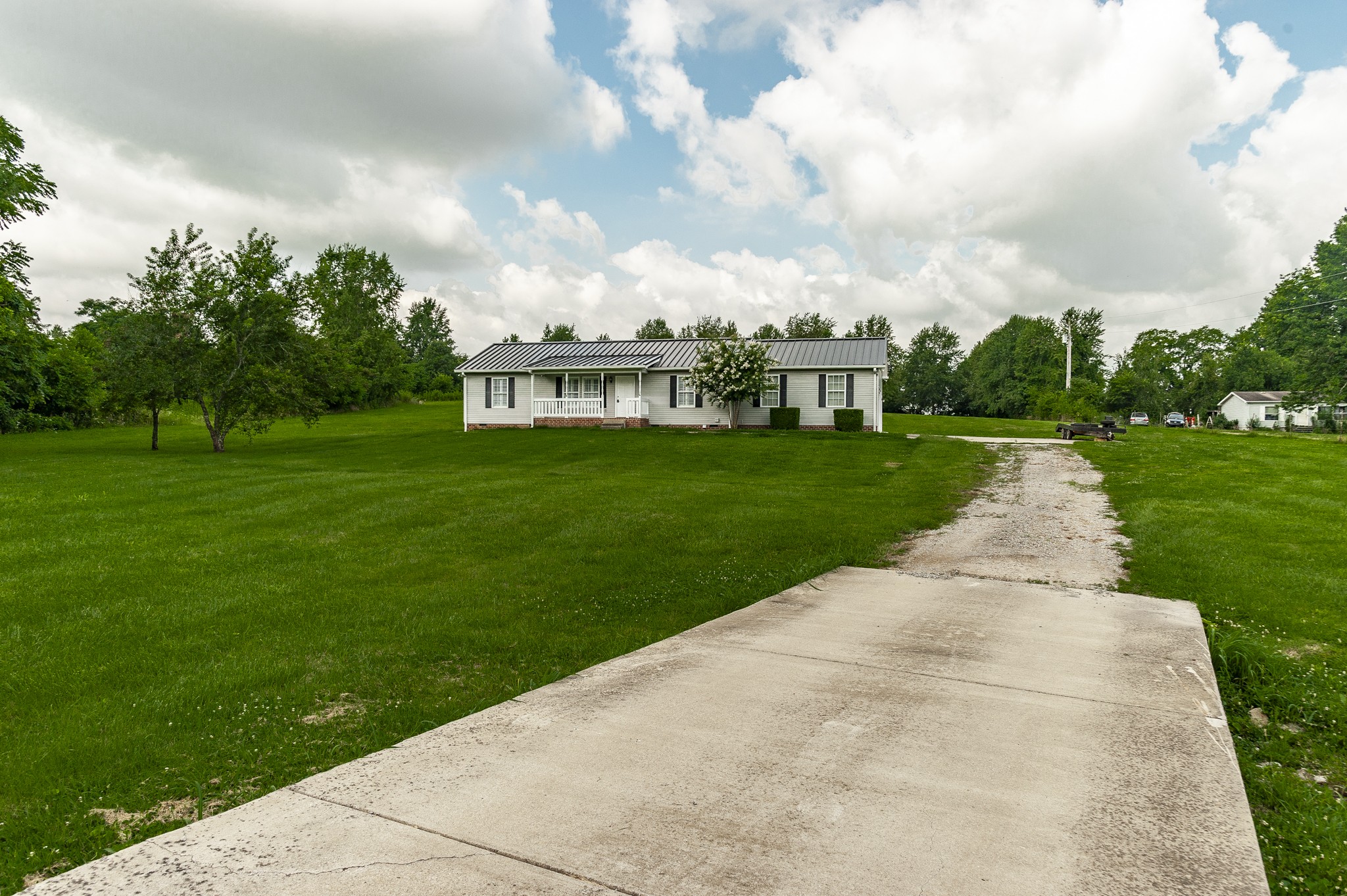 1026 Scott Road Bethpage, TN 37022 - Photo 3 of 68 Gallery Image 3