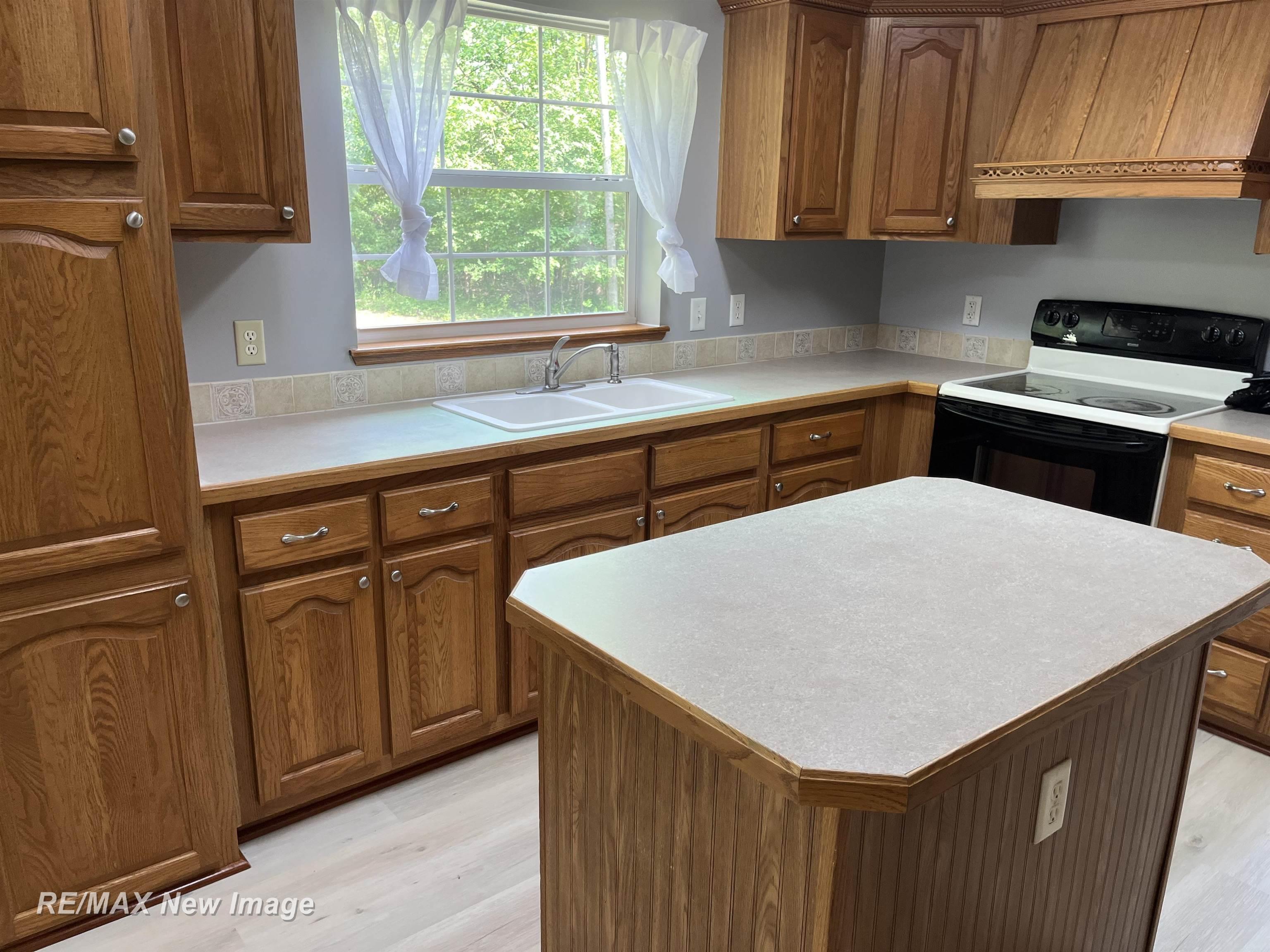 396 South 9 Mile Road Midland, MI 48640 - Photo 4 of 20