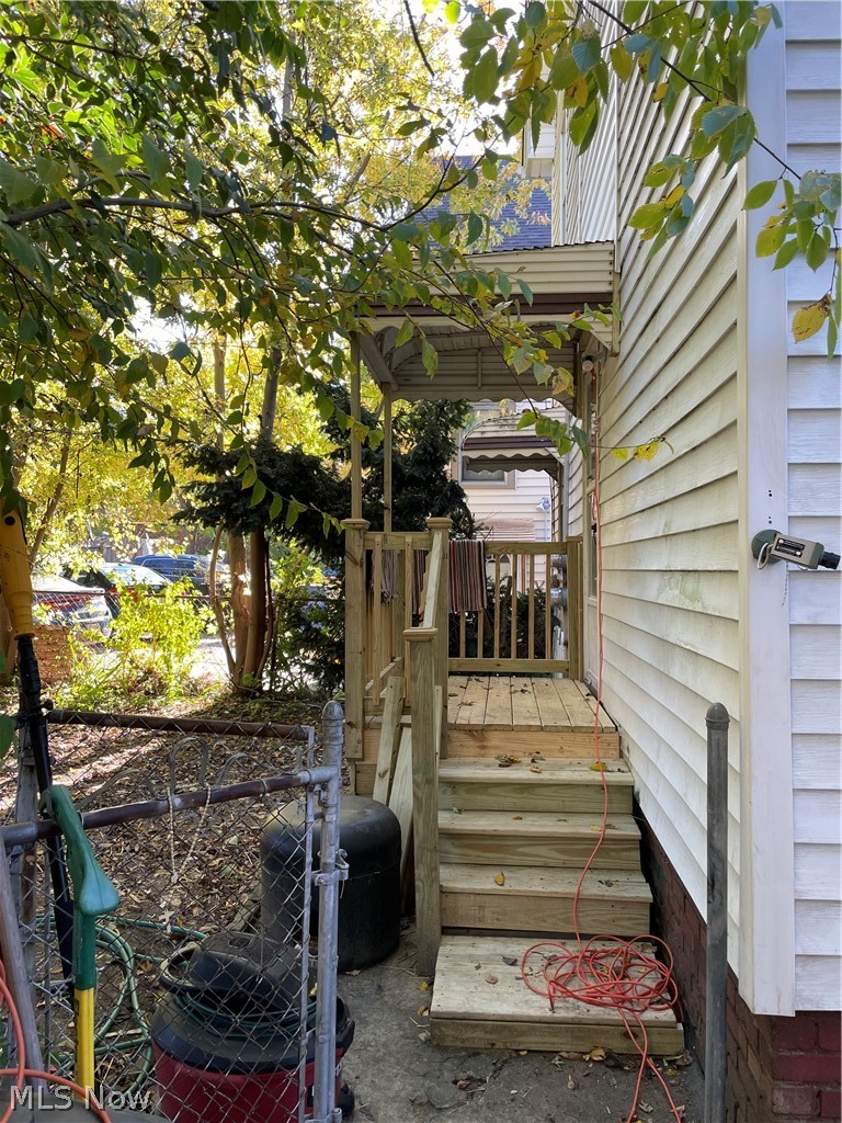 901 Alhambra Road Cleveland, OH 44110 - Photo 22 of 26
