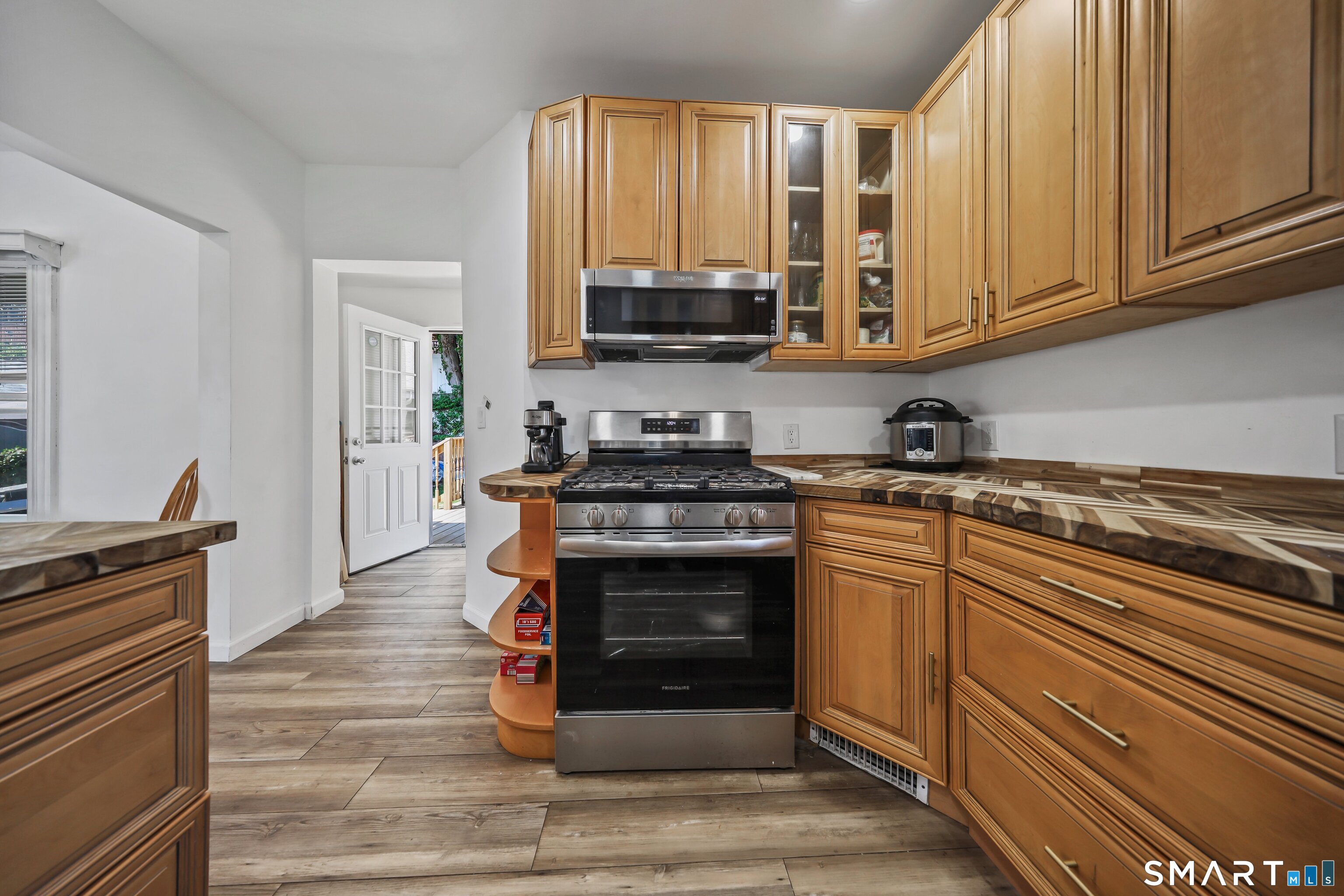 339 River Road Shelton, CT 06484 - Photo 10 of 36