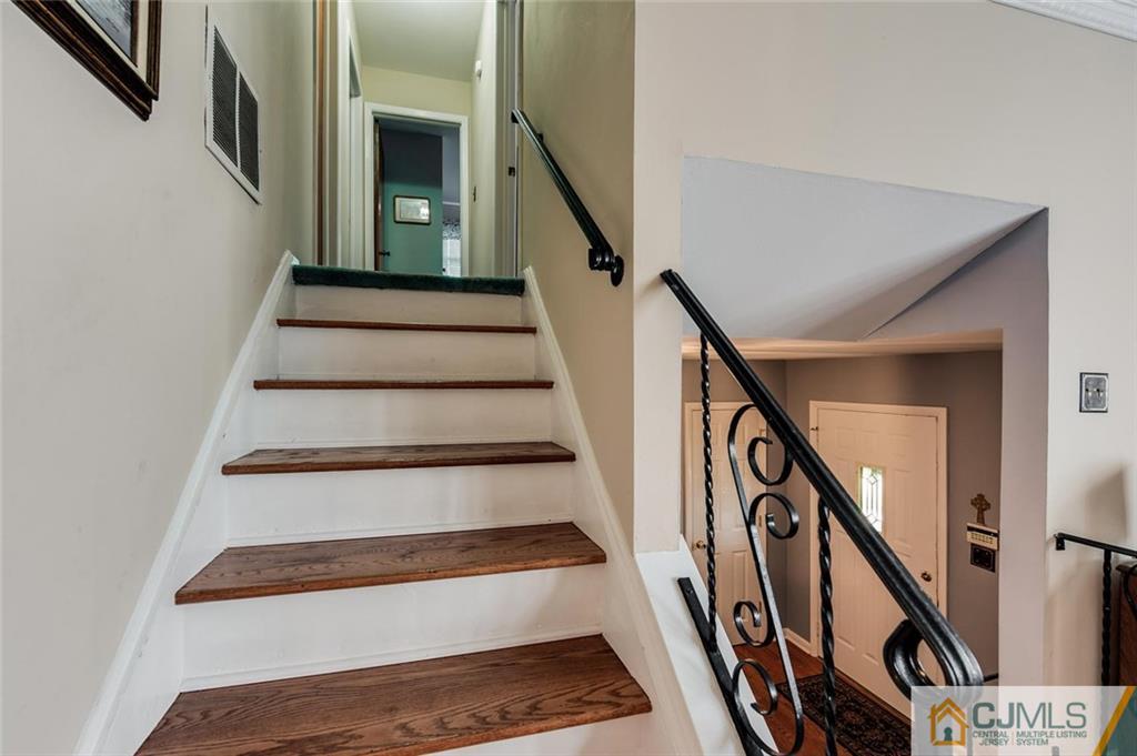 120 Winding Road Iselin, NJ 08830 - Photo 18 of 33 Gallery Image 18