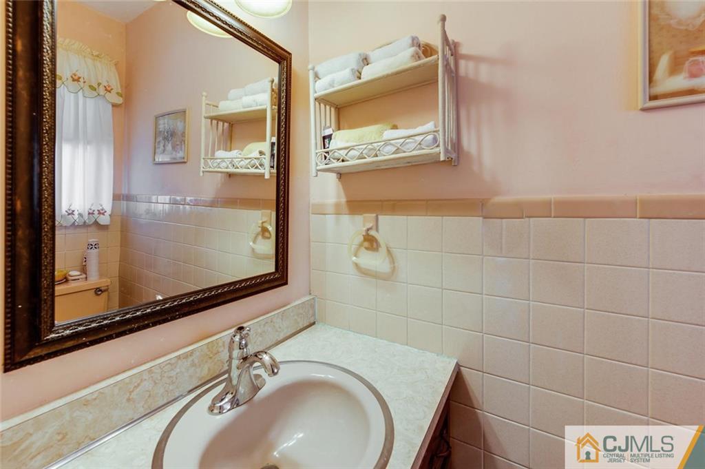 120 Winding Road Iselin, NJ 08830 - Photo 25 of 33 Gallery Image 25