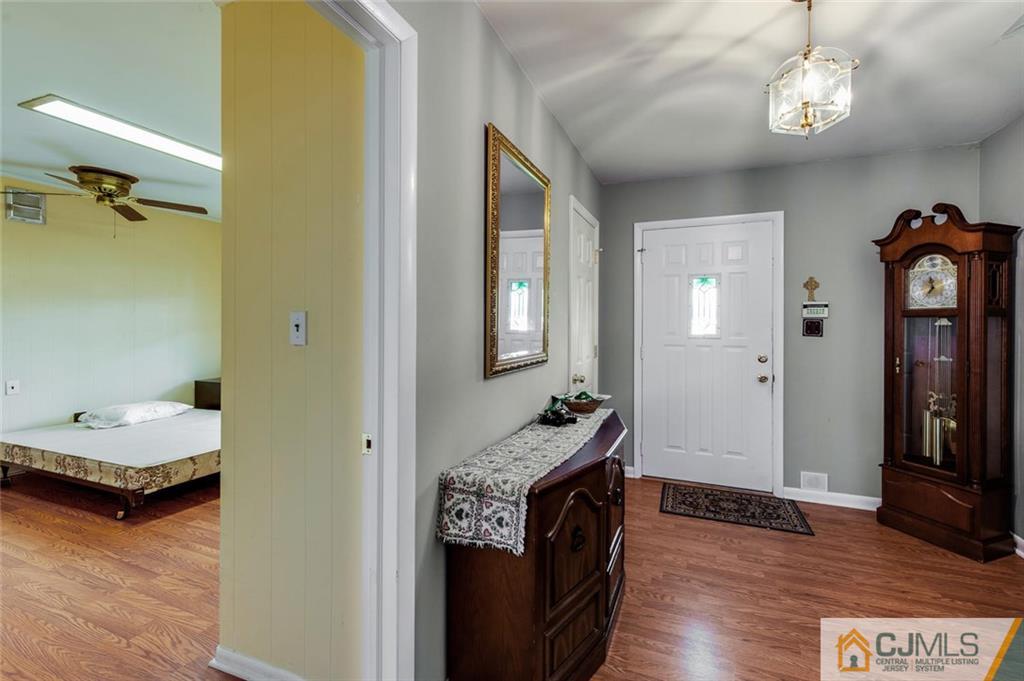 120 Winding Road Iselin, NJ 08830 - Photo 5 of 33 Gallery Image 5