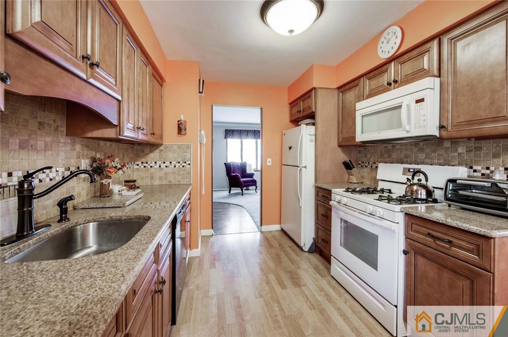 120 Winding Road Iselin, NJ 08830 - Photo 9 of 33 Gallery Image 9