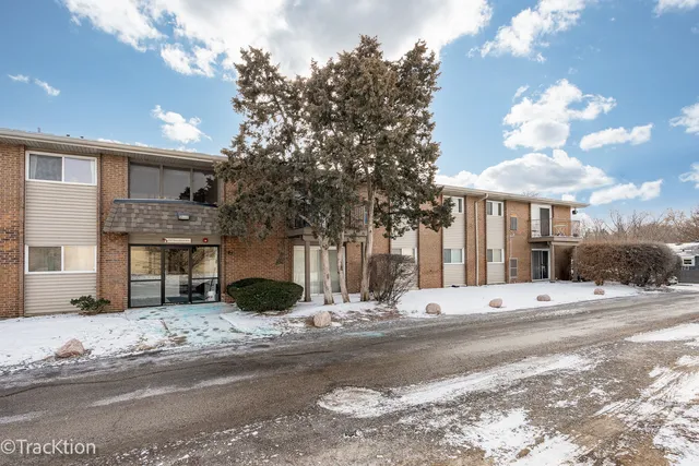$169,000 | 2301 Beau Monde Boulevard, Unit 106, Lisle, IL 60532