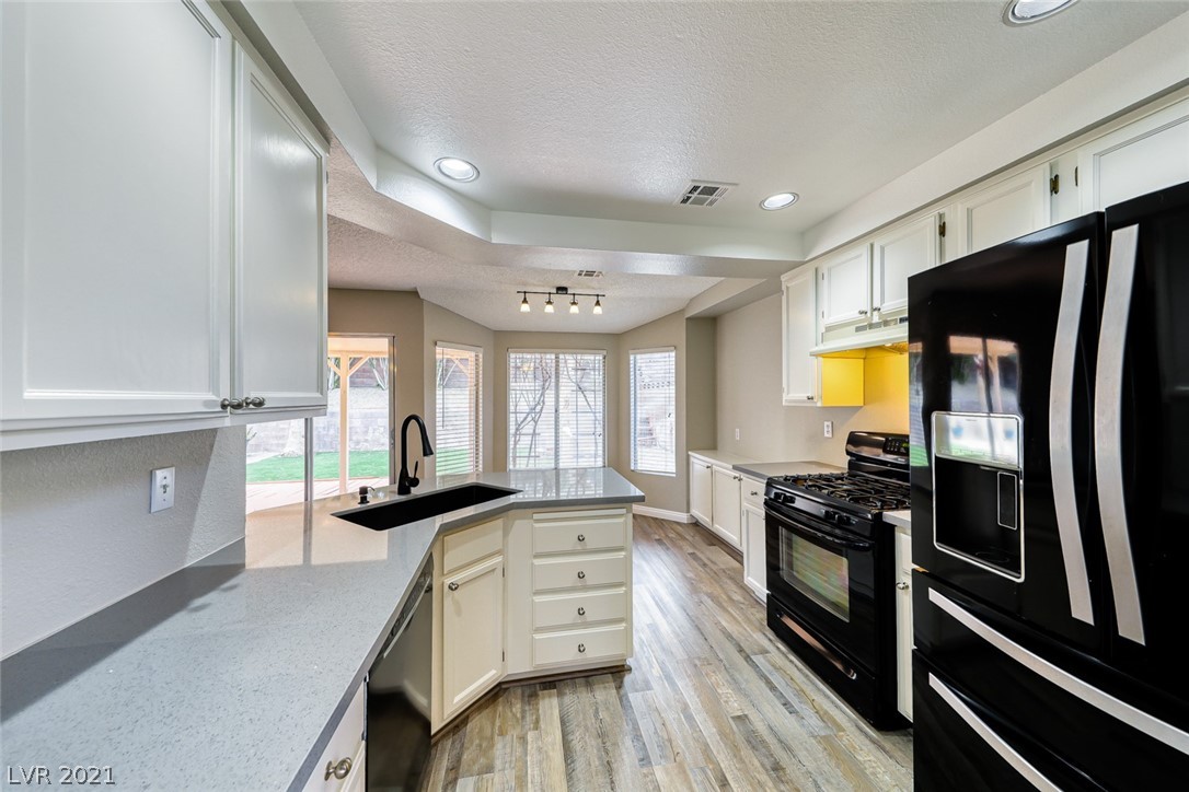 1423 Pathfinder Road Henderson, NV 89014 - Photo 21 of 46