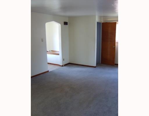 290 Roosevelt Avenue McKees Rocks, PA 15136 - Photo 3 of 7 Living Room.