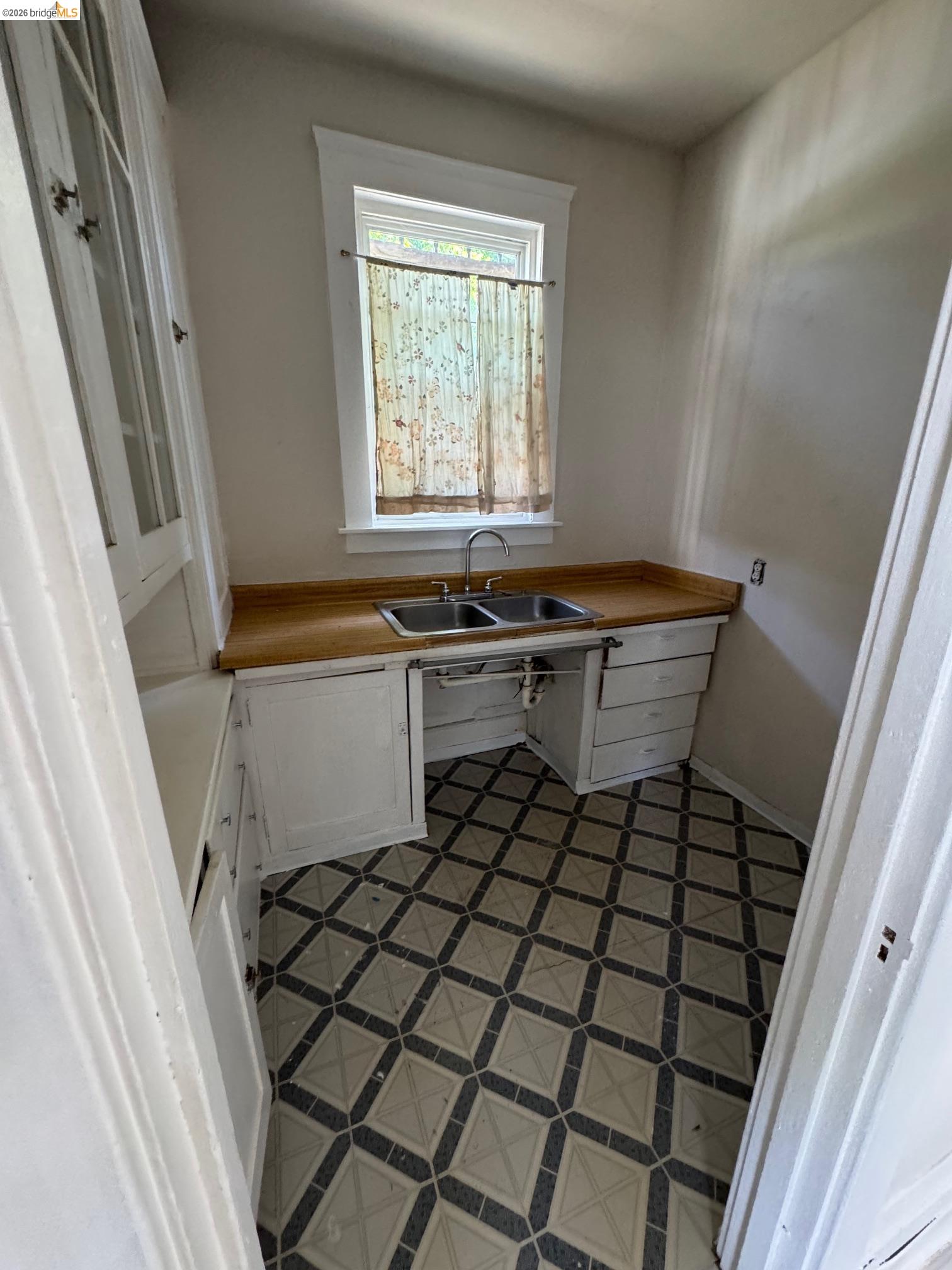 1626 12th Street Oakland, CA 94607 - Photo 6 of 15