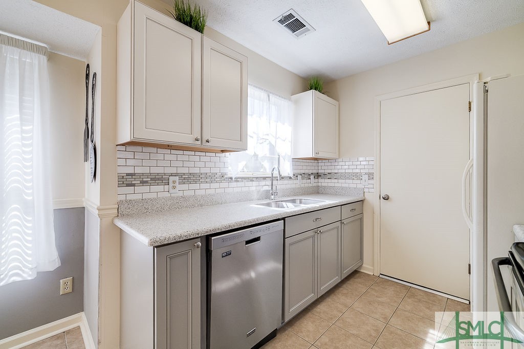 517 Wild Turkey Road Savannah, GA 31406 - Photo 13 of 31