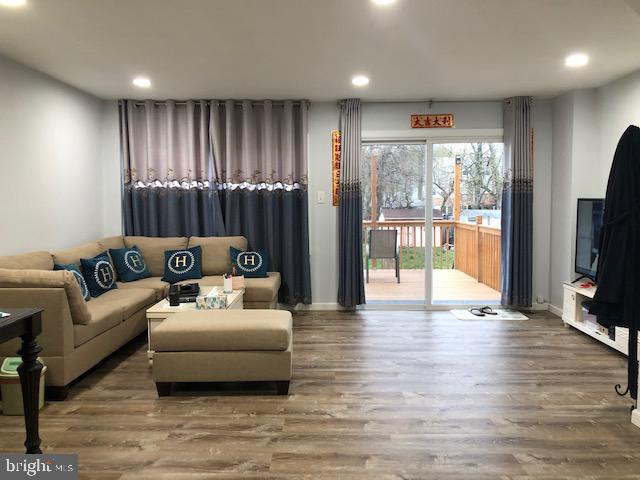 3137 Birch Road Philadelphia, PA 19154 - Photo 1 of 19 Living Room