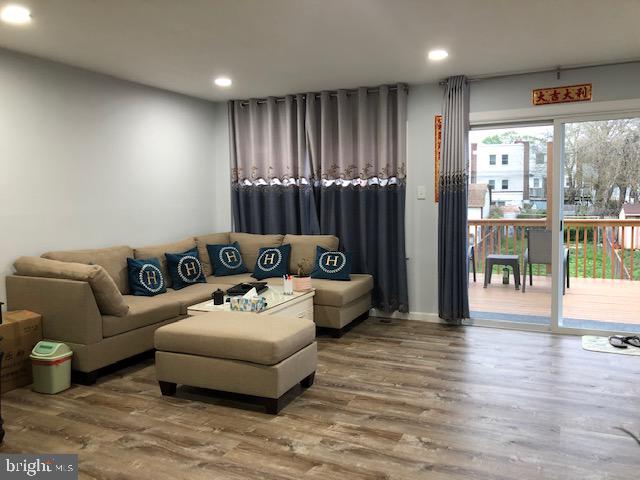 3137 Birch Road Philadelphia, PA 19154 - Photo 2 of 19 Living Room