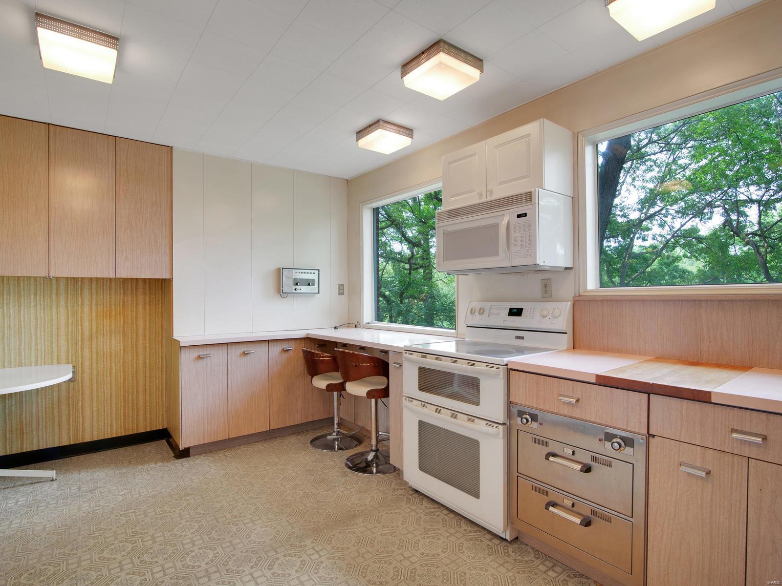 445 North Berry Road St. Louis, MO 63122 - Photo 10 of 43 Gallery Image 10