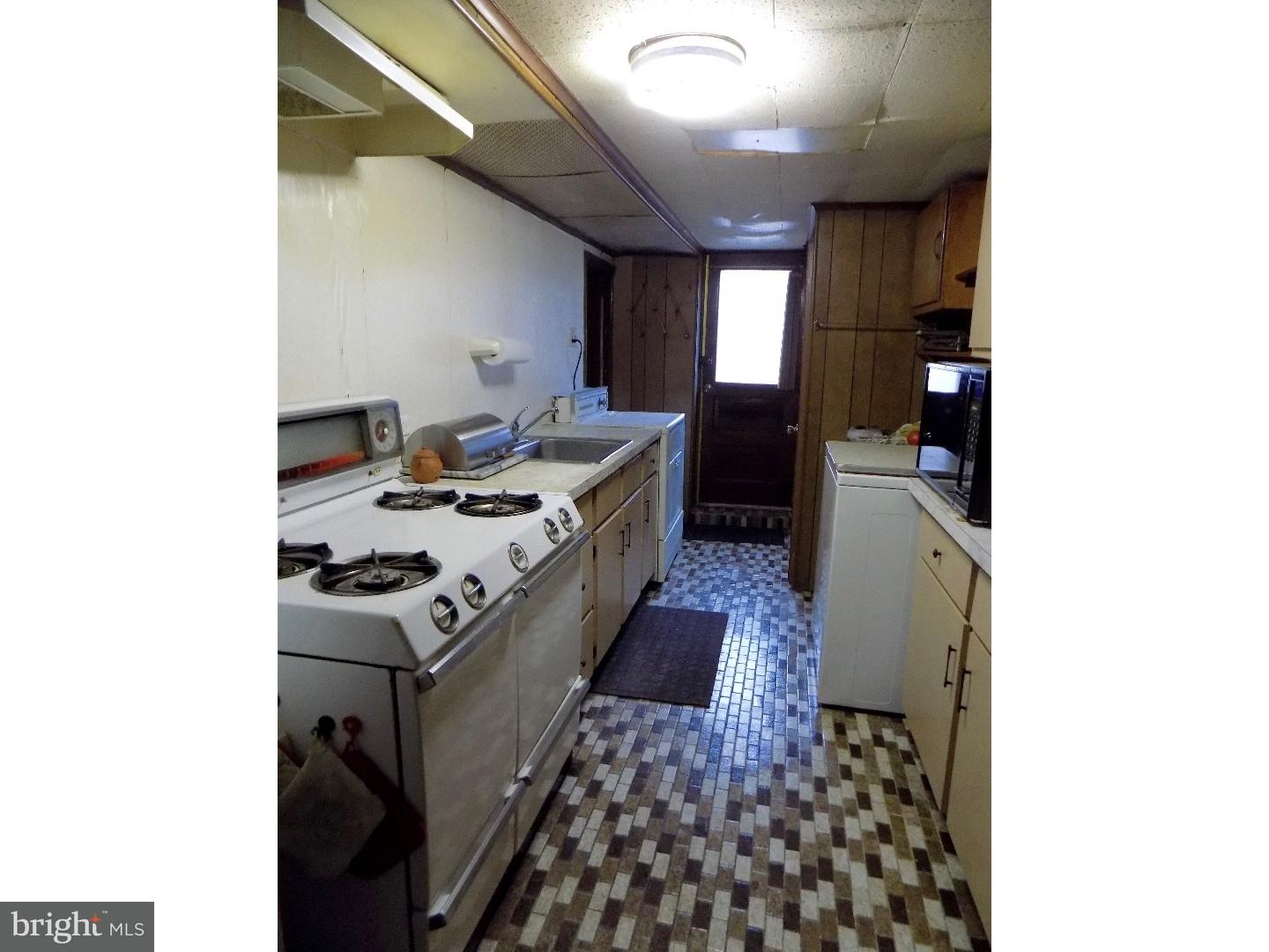 652 Atwood Road Philadelphia, PA 19151 - Photo 11 of 12 Gallery Image 11