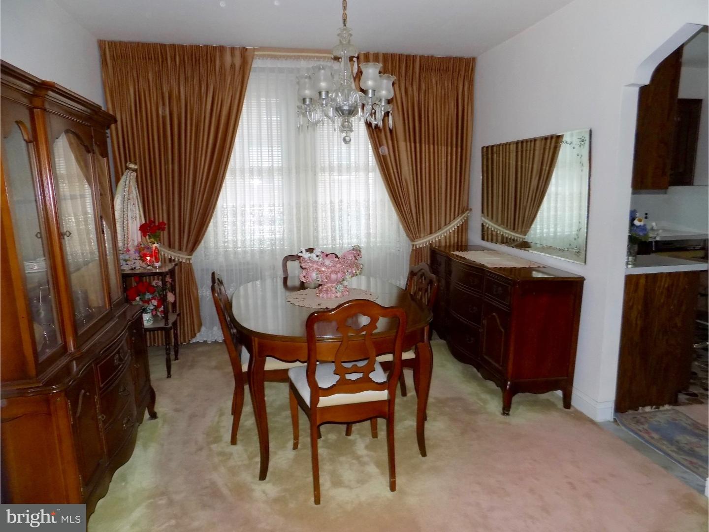 652 Atwood Road Philadelphia, PA 19151 - Photo 4 of 12 Gallery Image 4