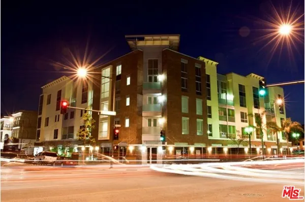 $3,695 | 220 East Broadway, Unit 202, Glendale, CA 91205