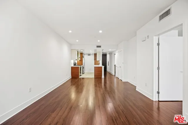 $3,695 | 220 East Broadway, Unit 202, Glendale, CA 91205