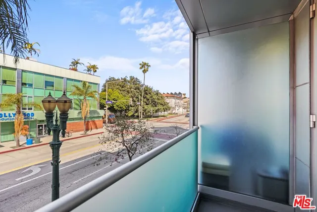 $3,695 | 220 East Broadway, Unit 202, Glendale, CA 91205