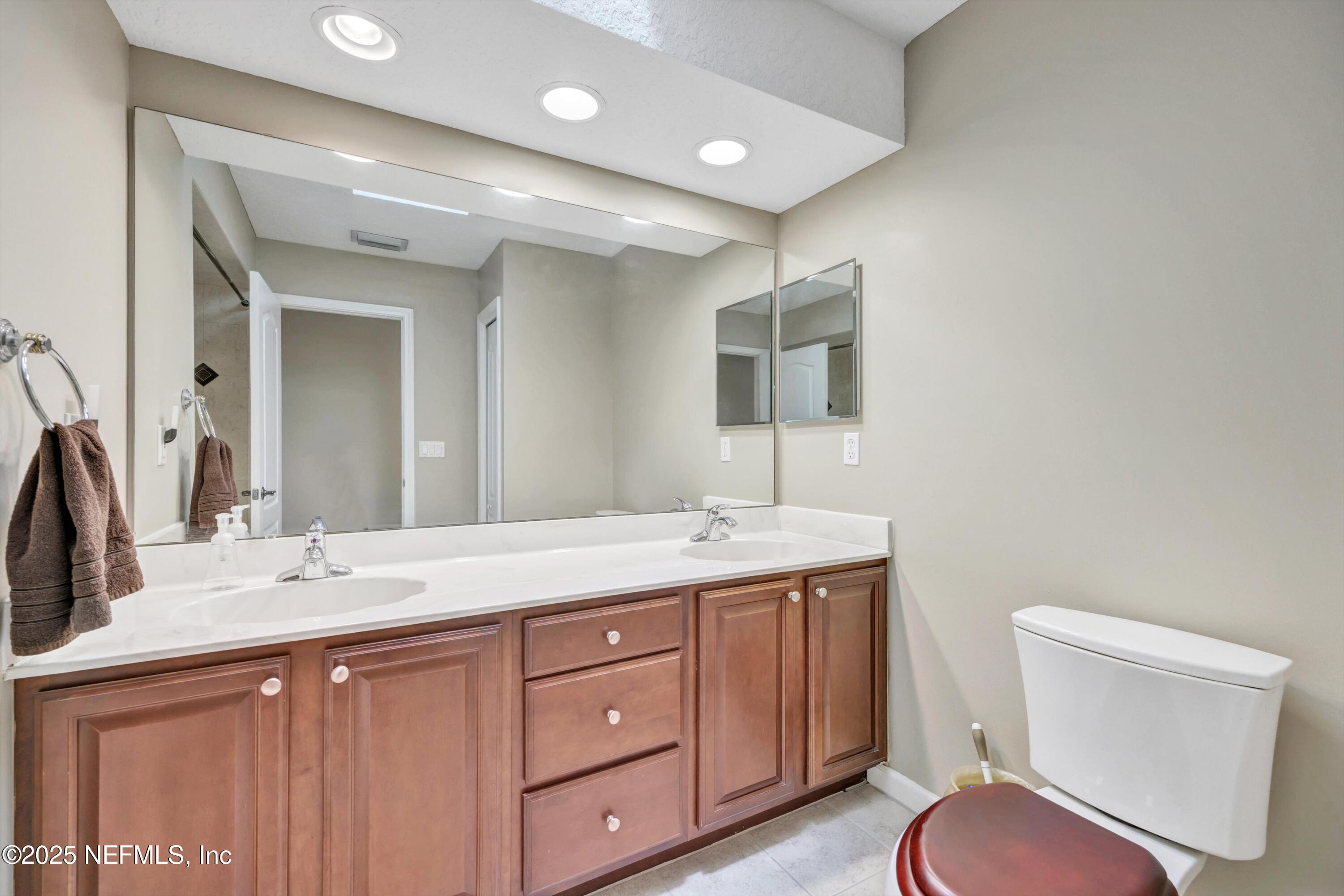 168 Pinehurst Pointe Drive St. Augustine, FL 32092 - Photo 41 of 72 Guest Bathroom Double Sinks