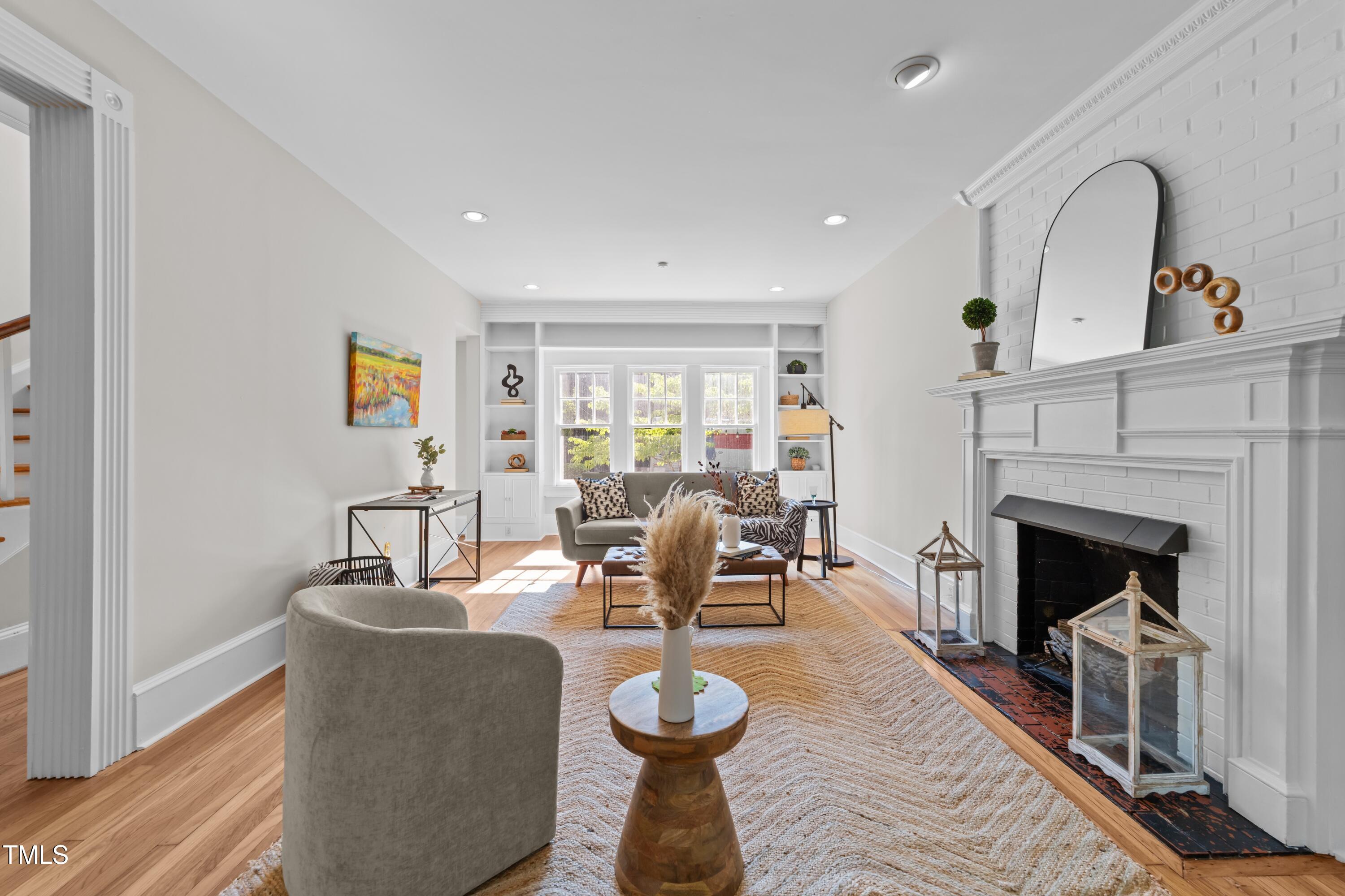 1600 Pineview Street Raleigh, NC 27608 - Photo 12 of 41 LR Pineview Window Back