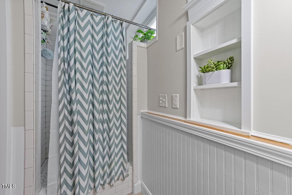 1600 Pineview Street Raleigh, NC 27608 - Photo 31 of 41 Basement Bath 2