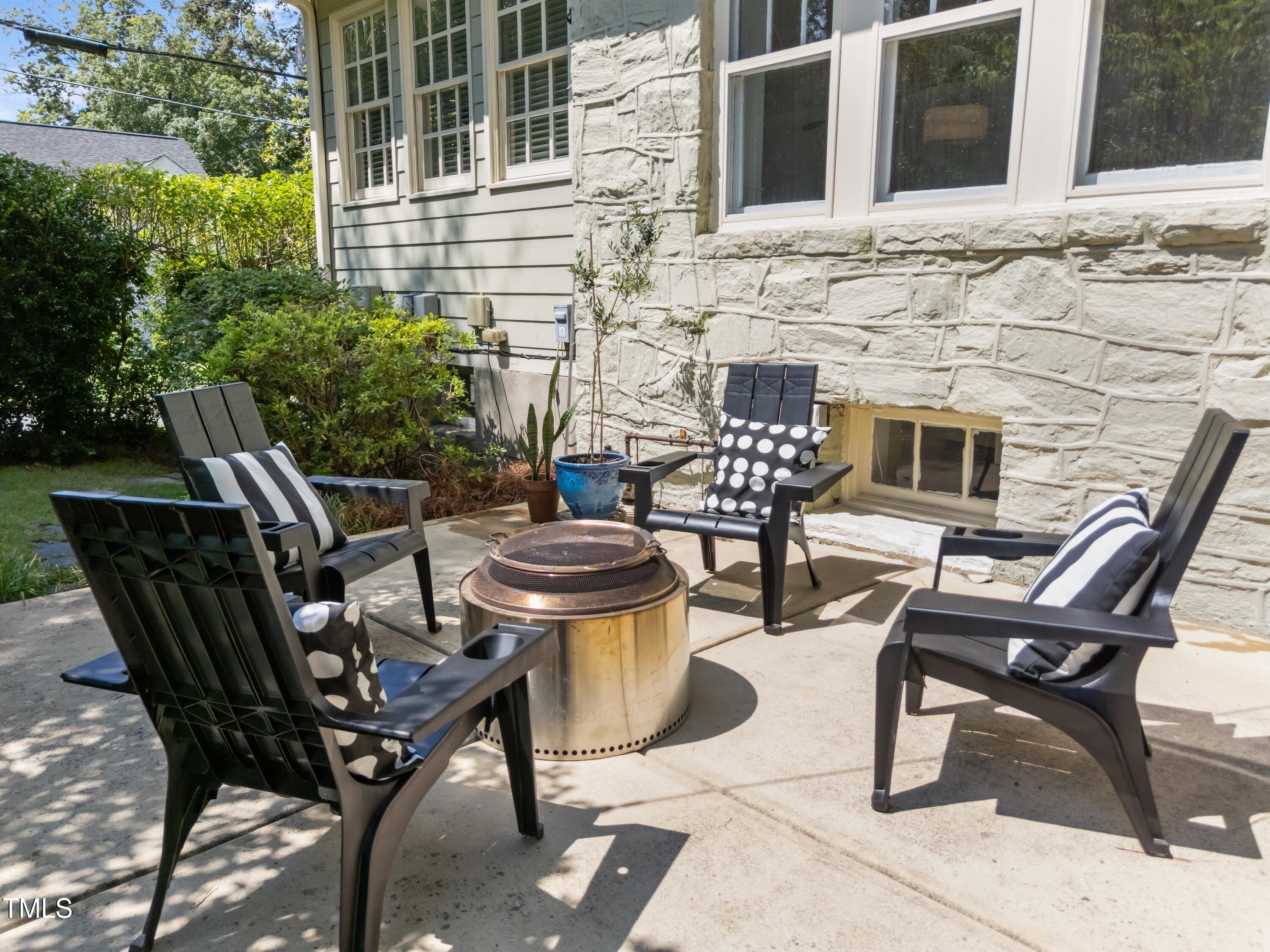 1600 Pineview Street Raleigh, NC 27608 - Photo 33 of 41 Pineview Patio