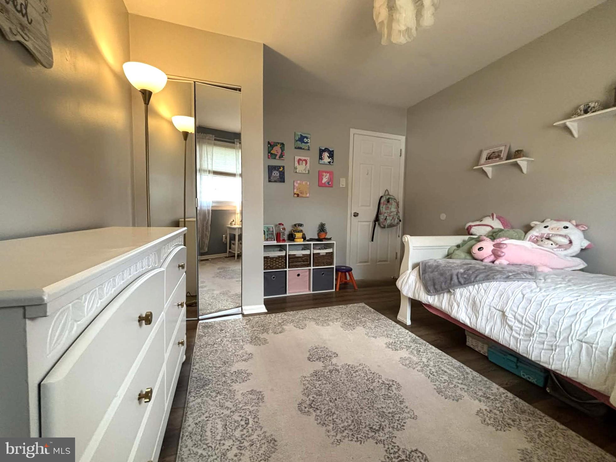 30 Estate Road Lumberton, NJ 08048 - Photo 18 of 40 a spacious bedroom with a bed and a cabinets
