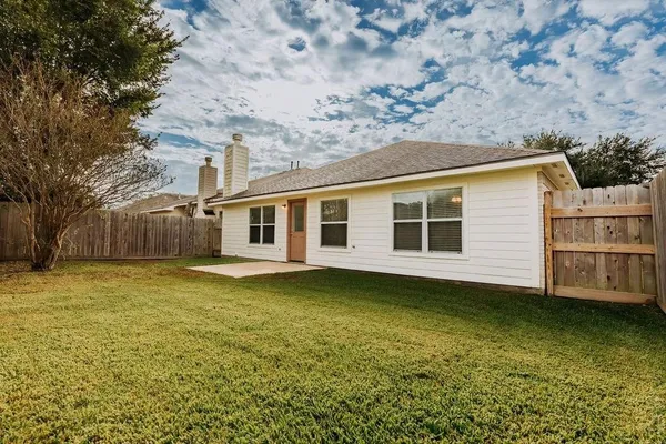 $2,150 | 11818 Canyon Falls Drive, Tomball, TX 77375