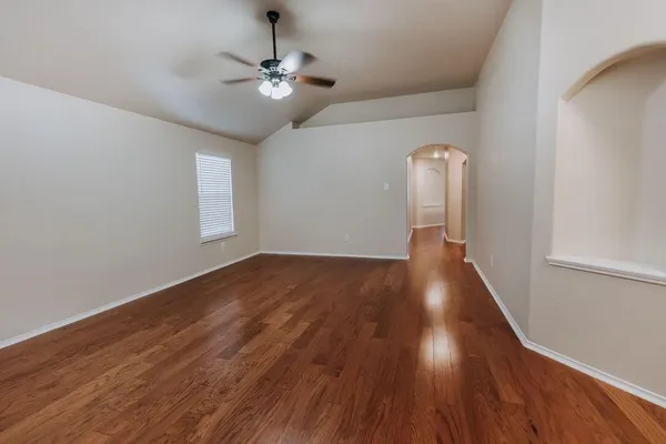 $2,150 | 11818 Canyon Falls Drive, Tomball, TX 77375