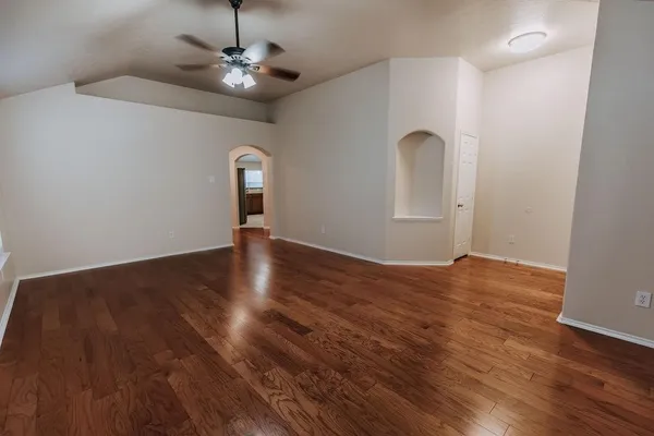 $2,150 | 11818 Canyon Falls Drive, Tomball, TX 77375