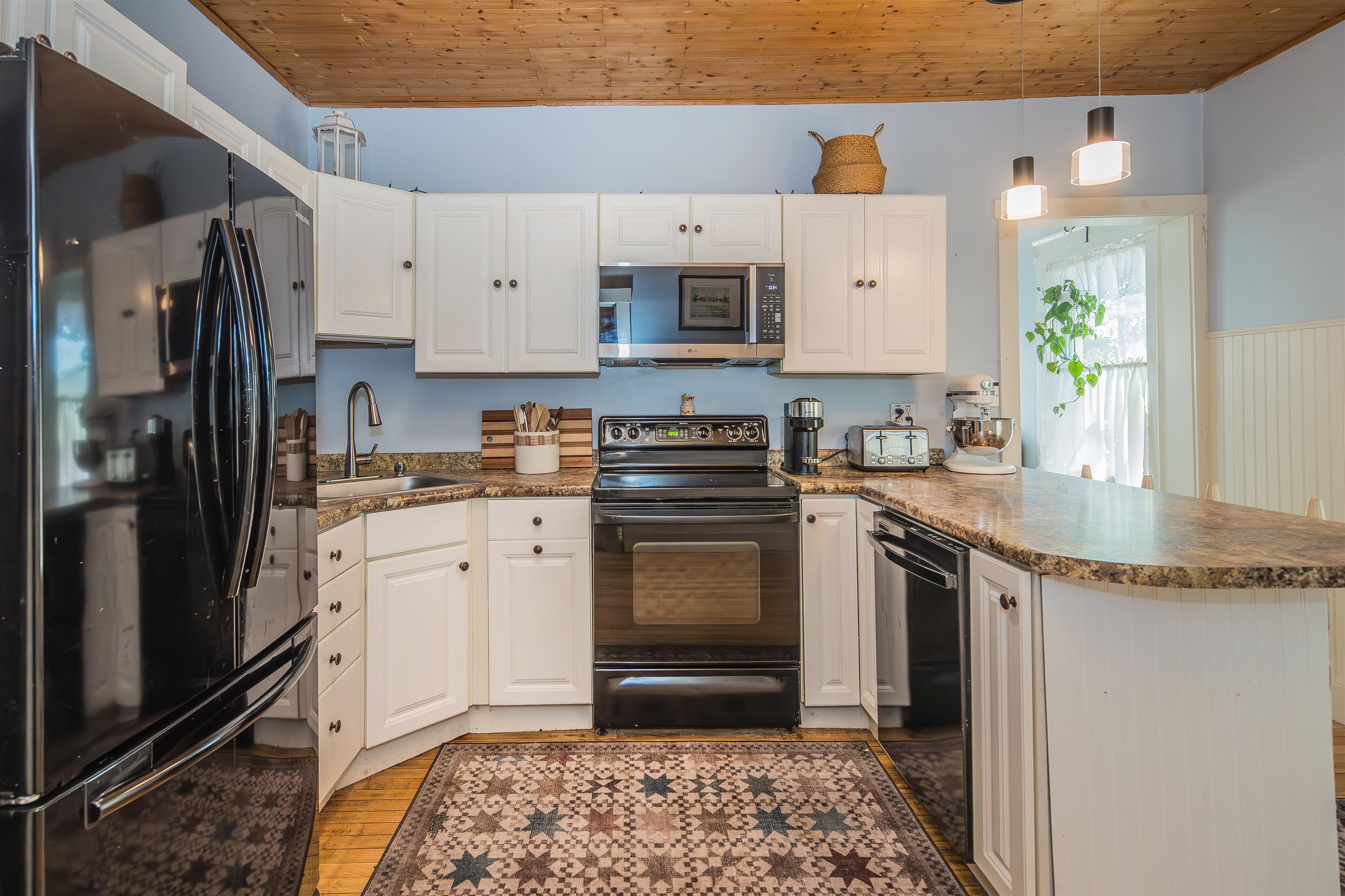 82 Brown Street Rutland, VT 05701 - Photo 8 of 45