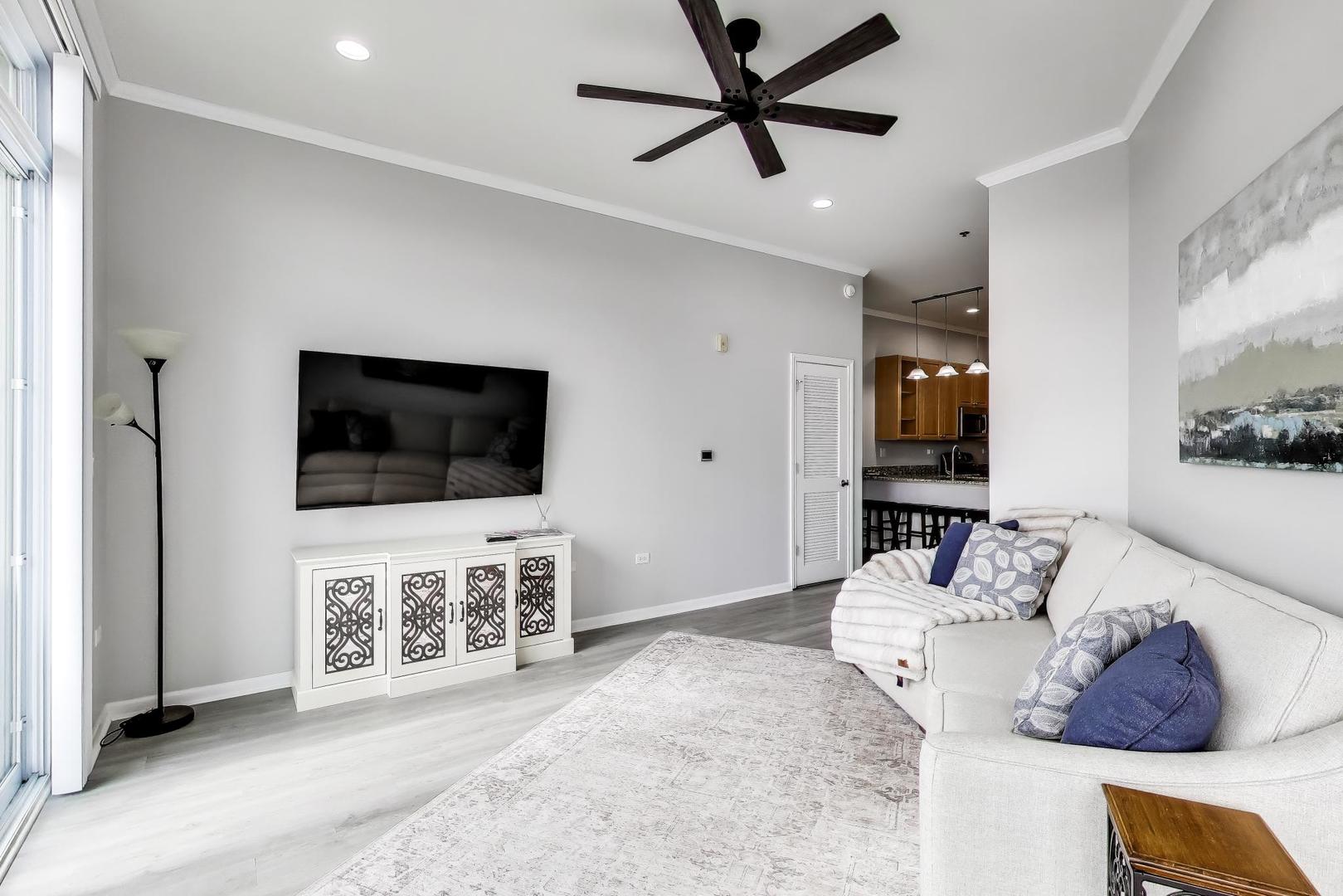 1199 East Port Clinton Road, Unit 701 Vernon Hills, IL 60061 - Photo 4 of 14