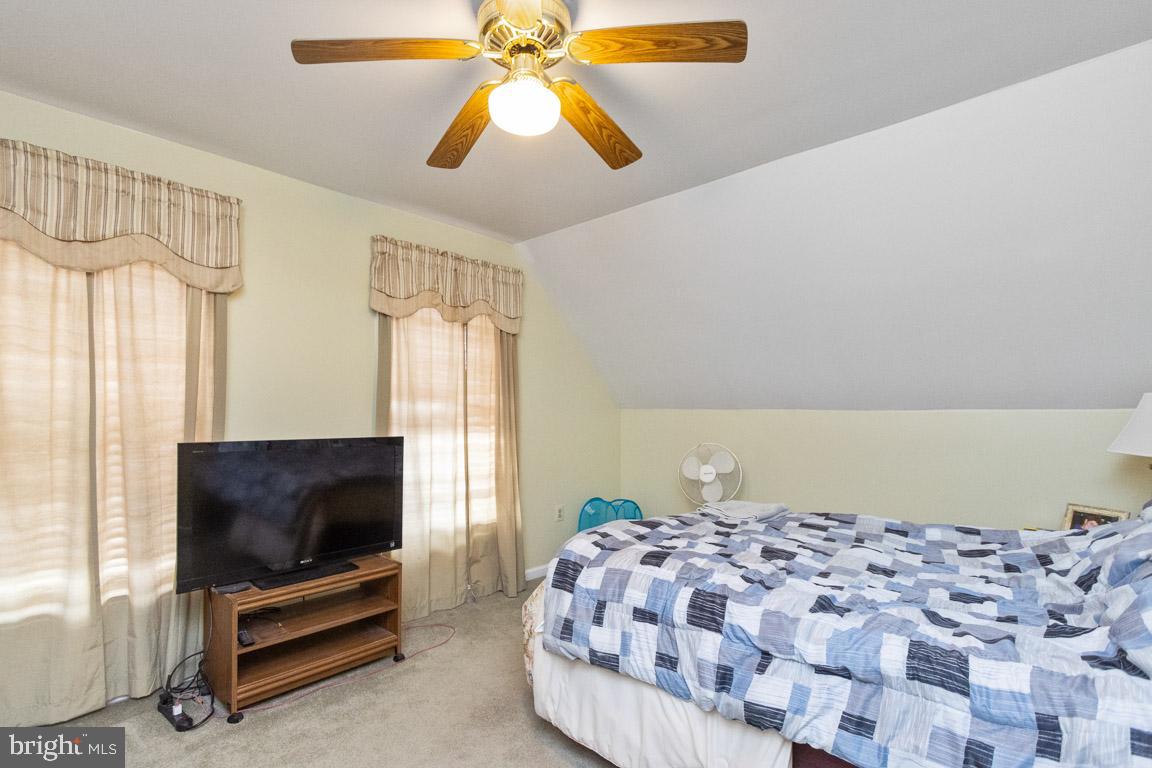 68 Trevanion Road Taneytown, MD 21787 - Photo 33 of 56 Upper level bedroom with ceiling fan