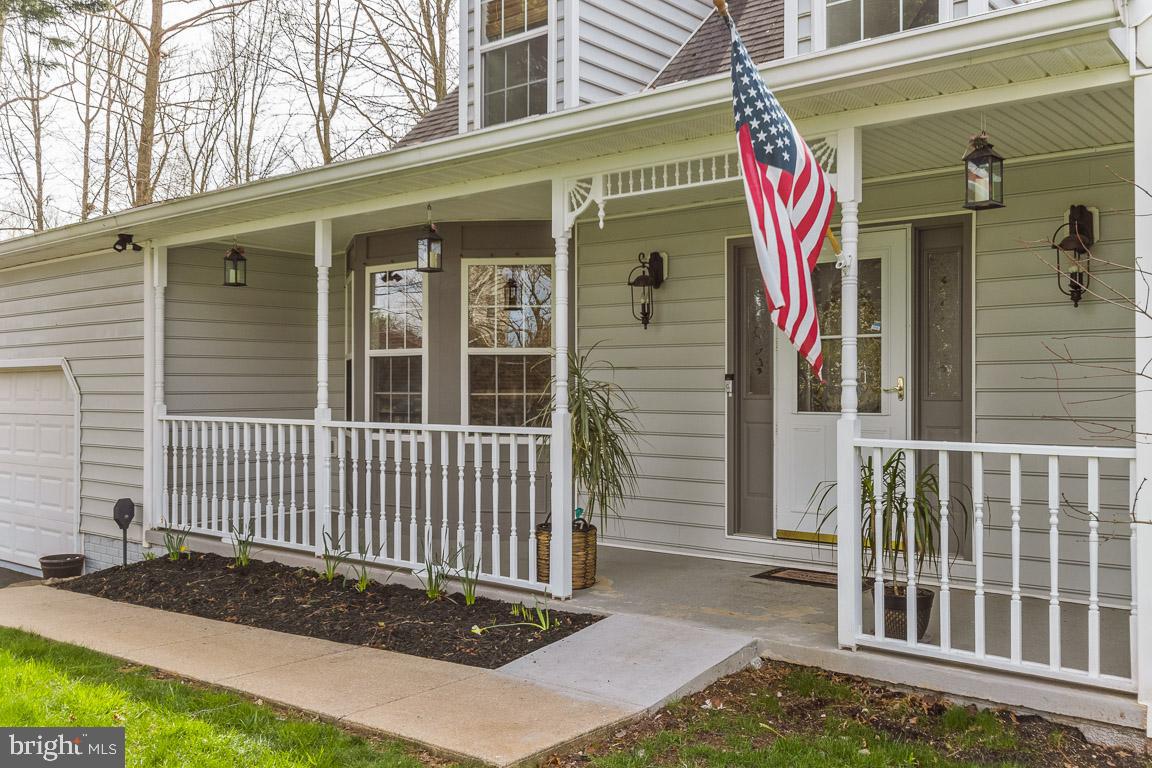 68 Trevanion Road Taneytown, MD 21787 - Photo 4 of 56 Beautiful Front porch