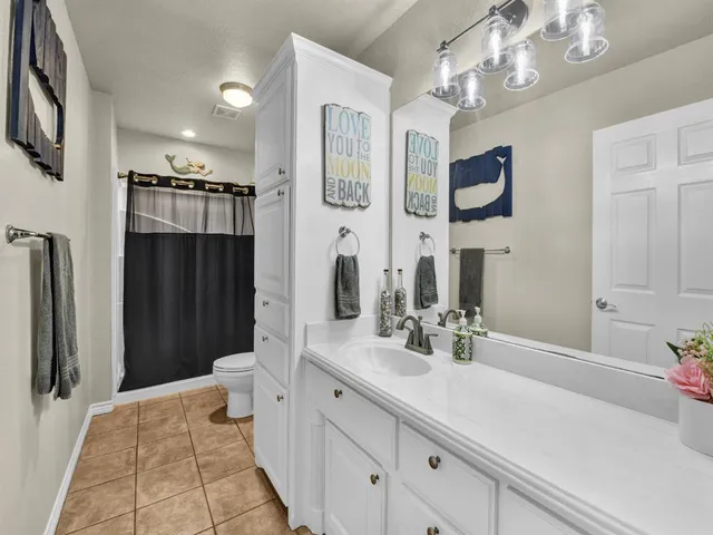 $725,000 | 737 County Road 4699, Boyd, TX 76023