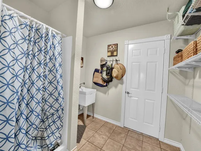 $725,000 | 737 County Road 4699, Boyd, TX 76023