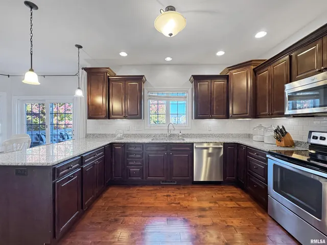 $450,000 | 720 Westminster Drive, Washington, IL 61571