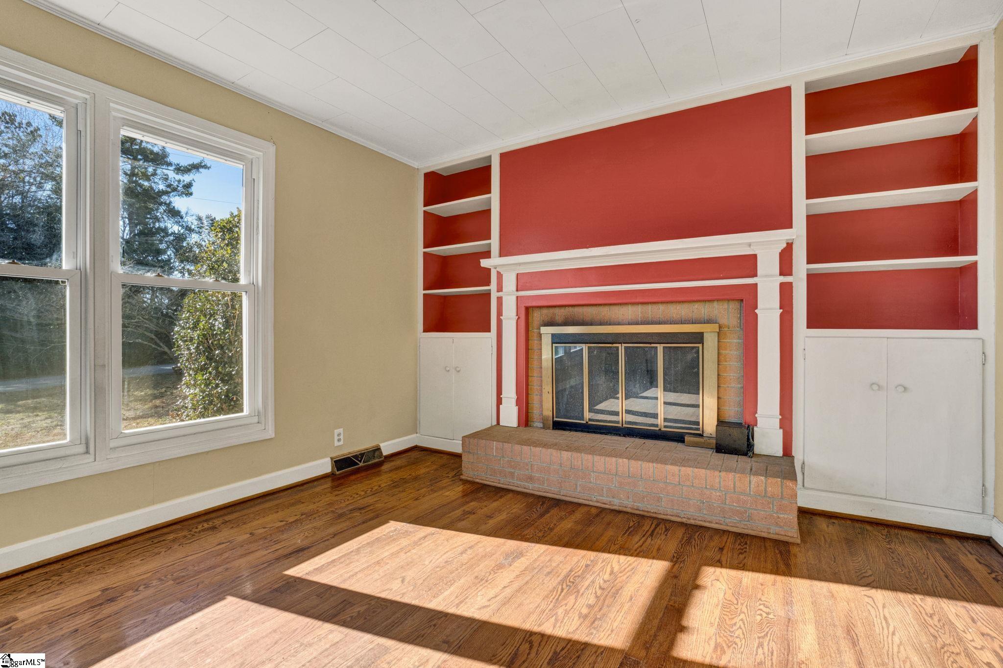 301 Dixon Street Clinton, SC 29325 - Photo 6 of 43