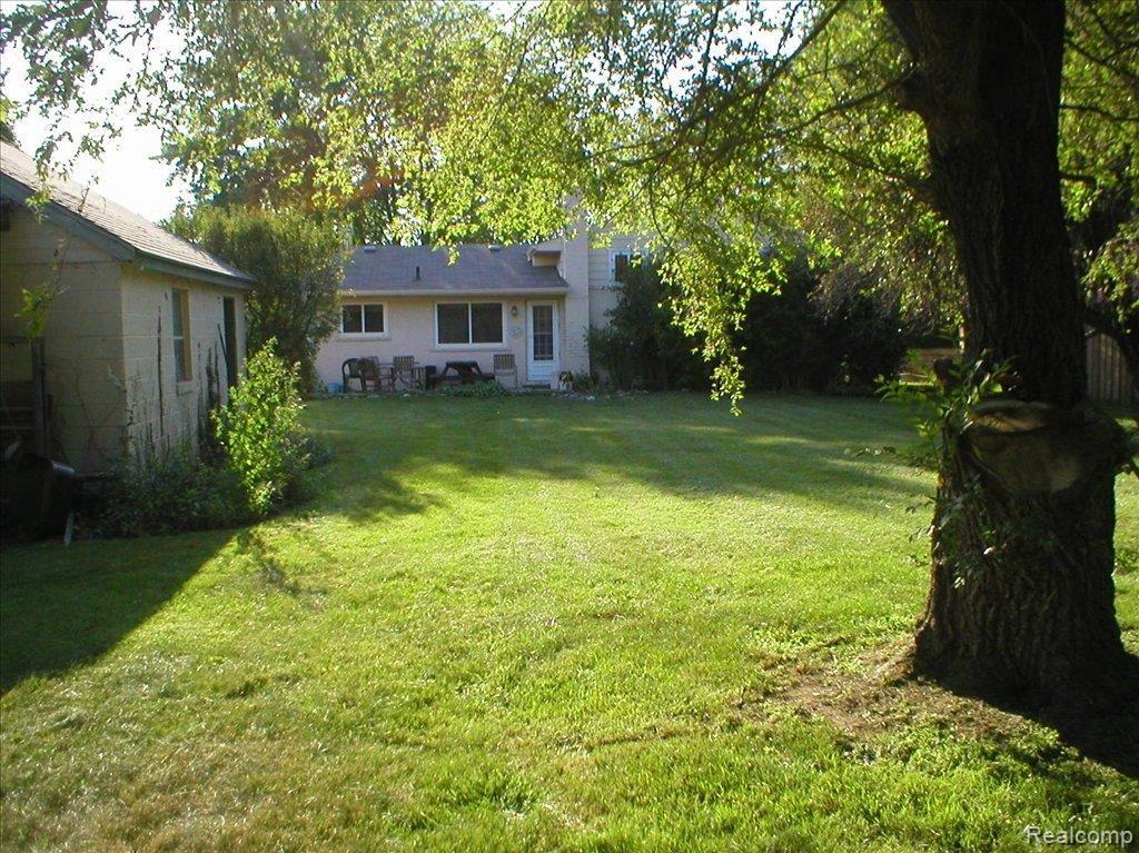 14385 Elwell Road Belleville, MI 48111 - Photo 5 of 10 Elwell Backview