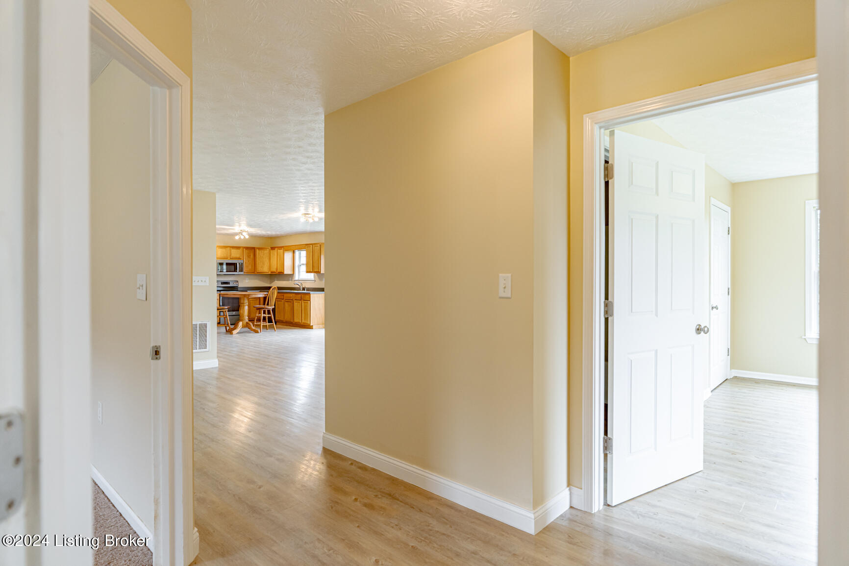 661 Red Hill Road Vine Grove, KY 40175 - Photo 17 of 37 DSC03464