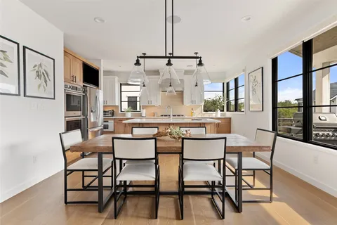 $1,075,000 | 700 Ariana Court, Austin, TX 78746